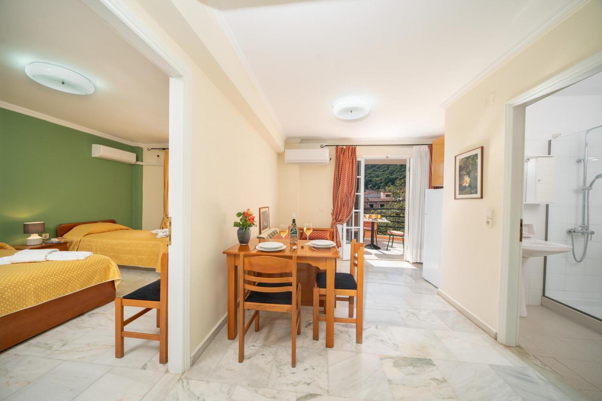 Odysseus Palace Poros  Buitenkant foto