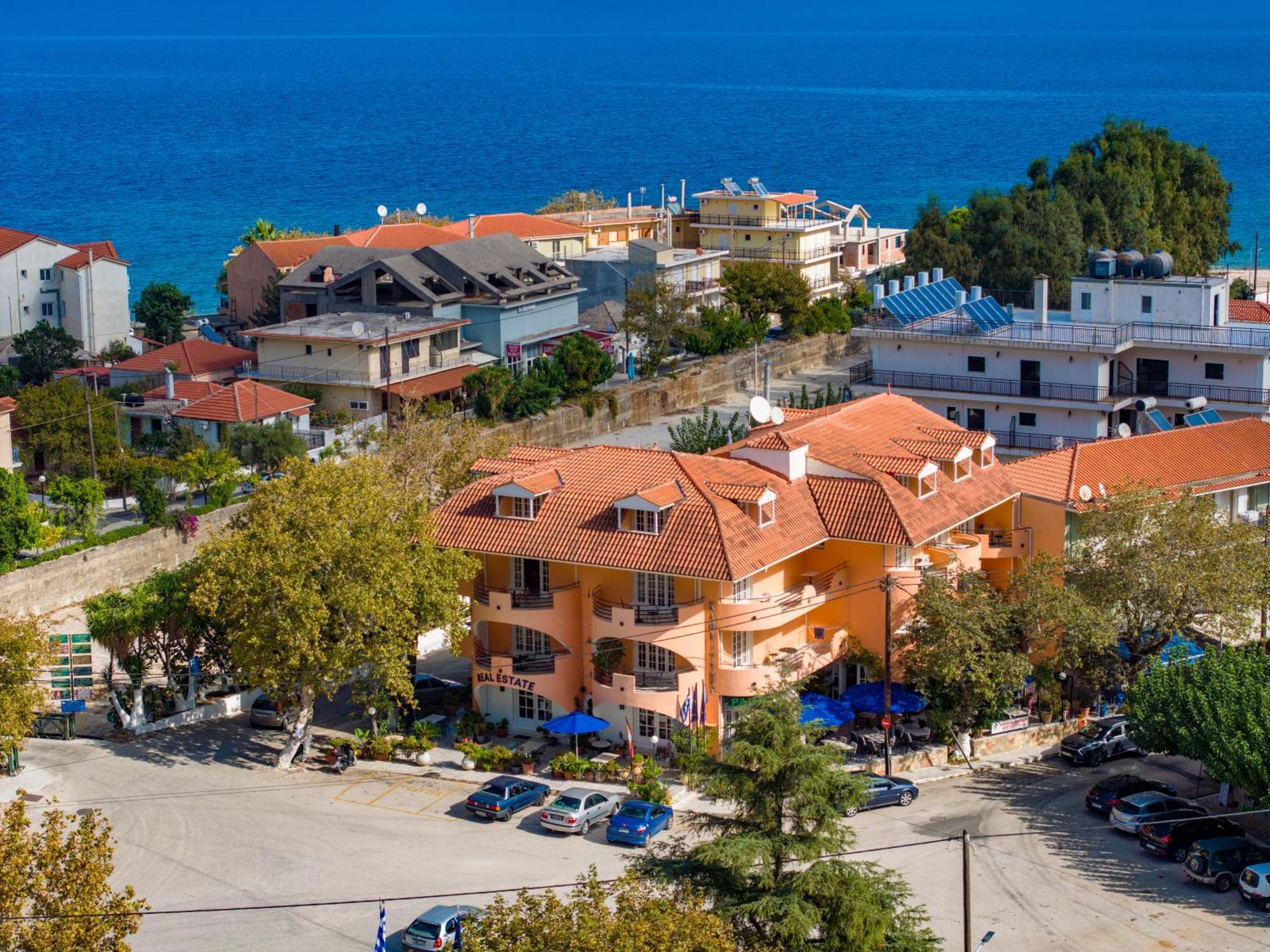 Odysseus Palace Poros  Buitenkant foto