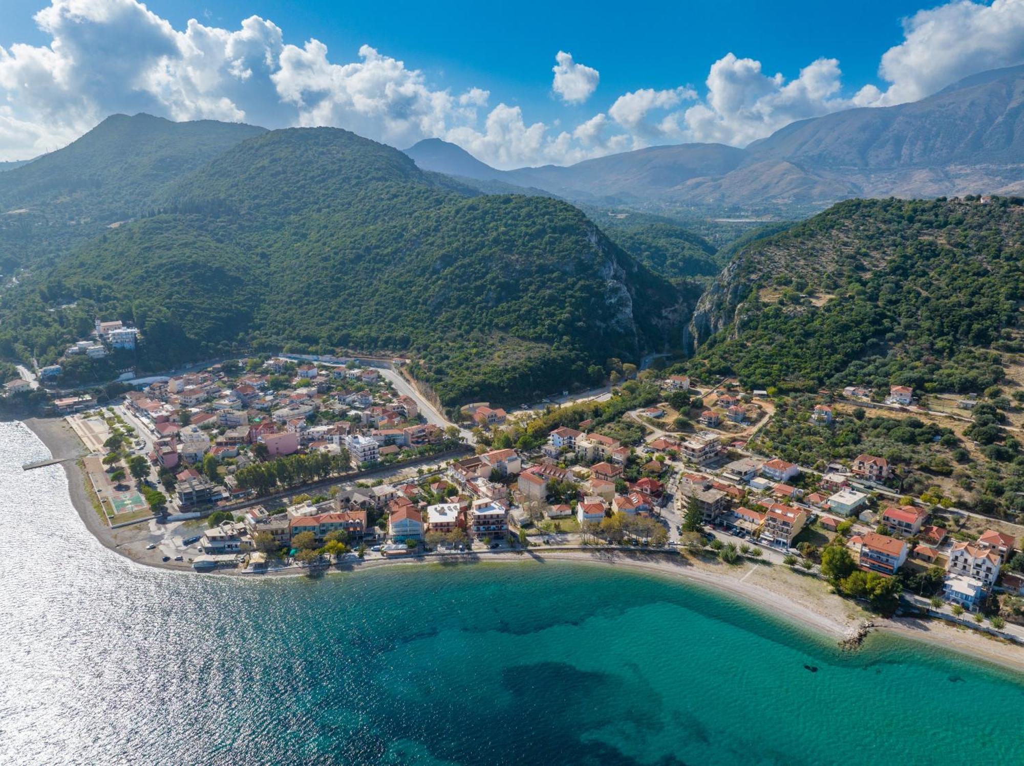 Odysseus Palace Poros  Buitenkant foto