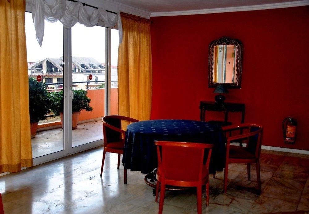 Odysseus Palace Poros  Buitenkant foto
