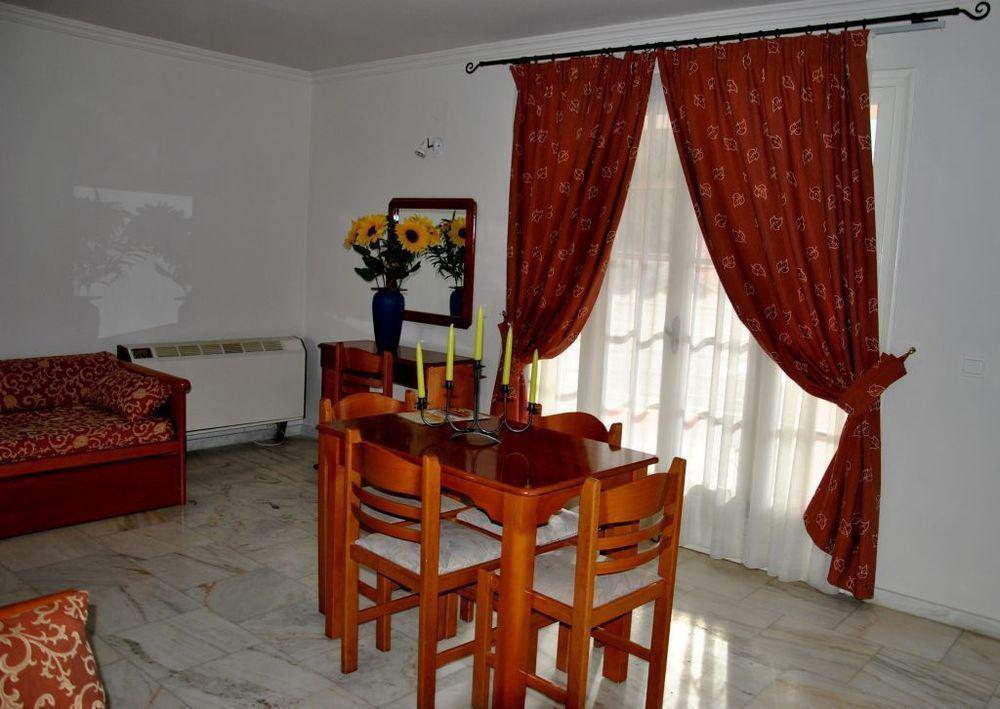 Odysseus Palace Poros  Buitenkant foto