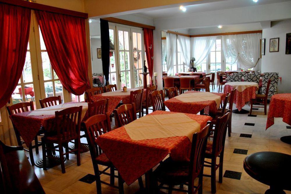 Odysseus Palace Poros  Buitenkant foto