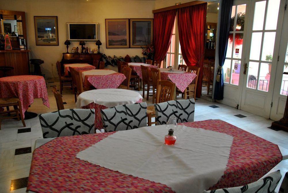 Odysseus Palace Poros  Buitenkant foto