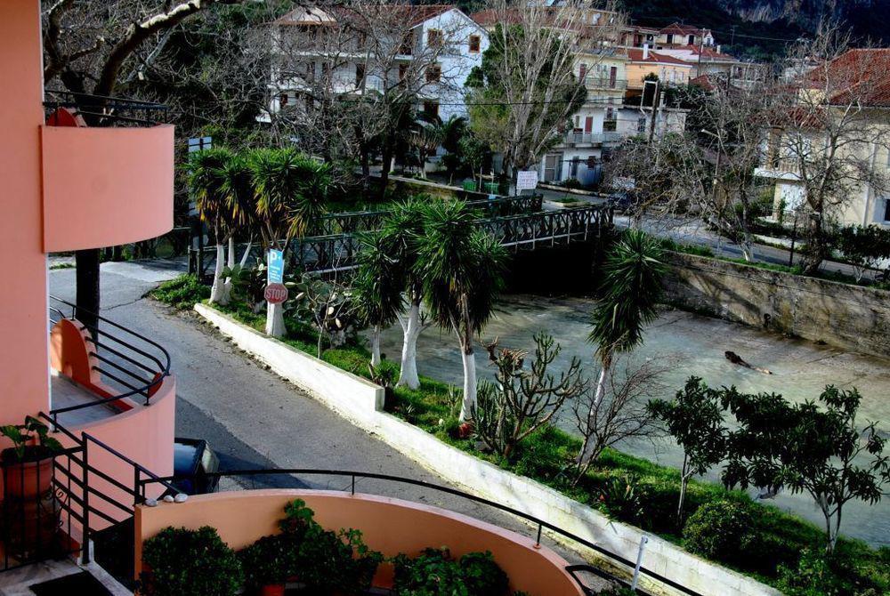 Odysseus Palace Poros  Buitenkant foto